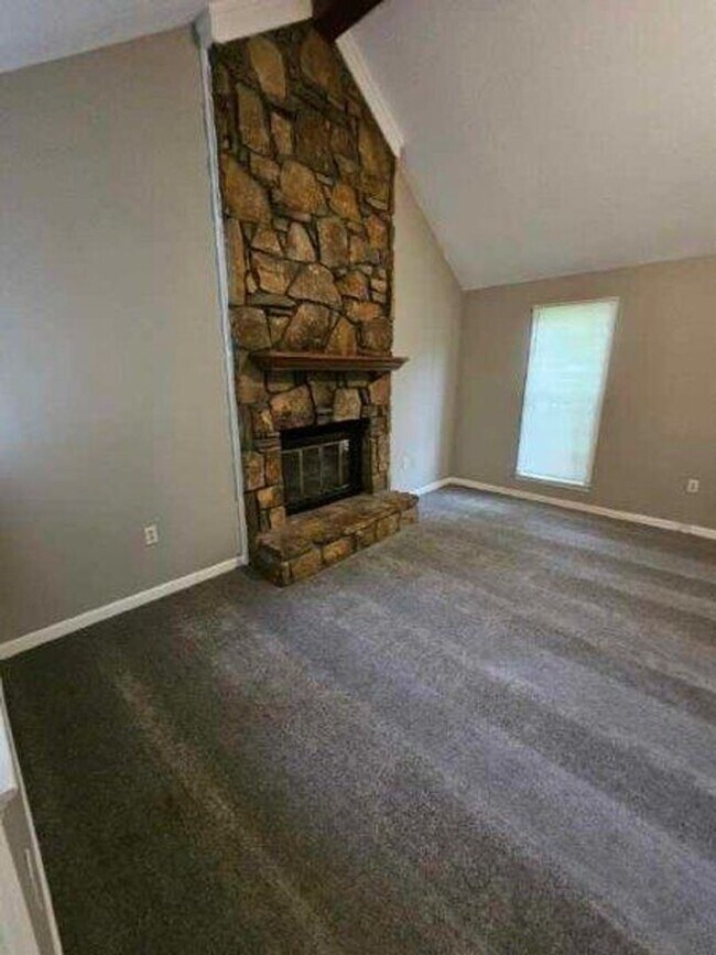 Building Photo - BELOW MARKET RENT!