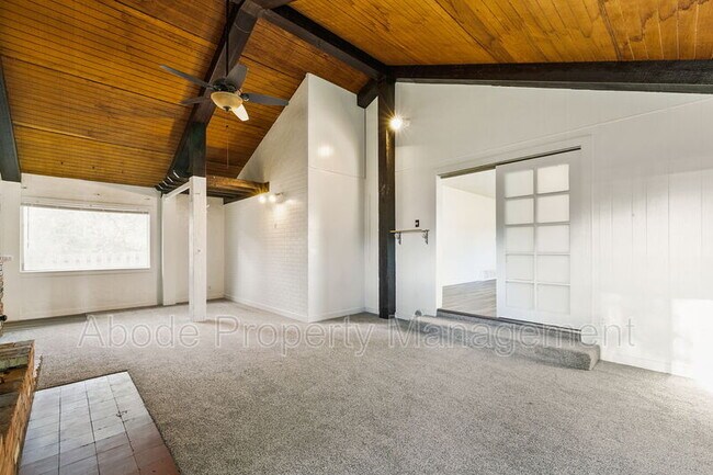 Building Photo - 3303 W CR 54