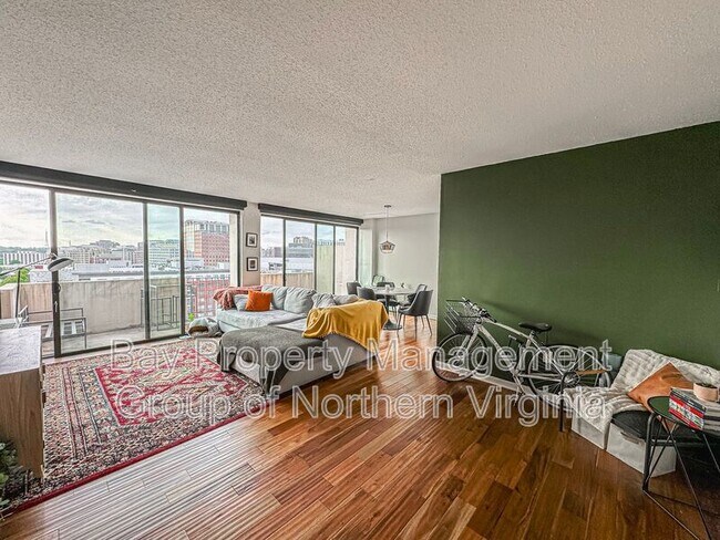 Foto del edificio - 4141 N Henderson Rd