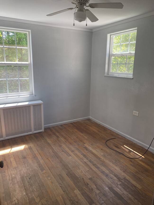 Building Photo - 45 Farragut Rd