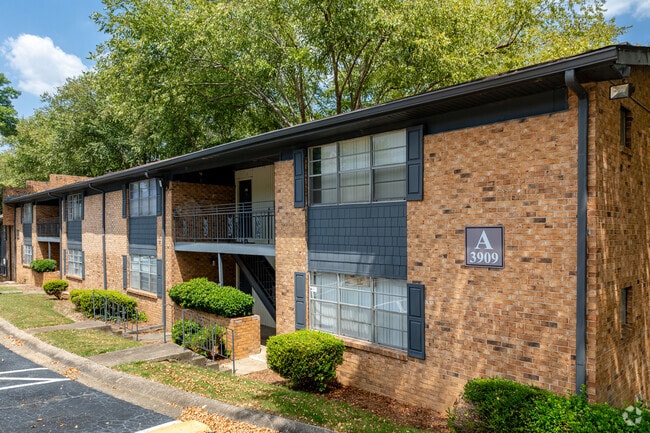 Building Photo - The Reserve at Birch Creek