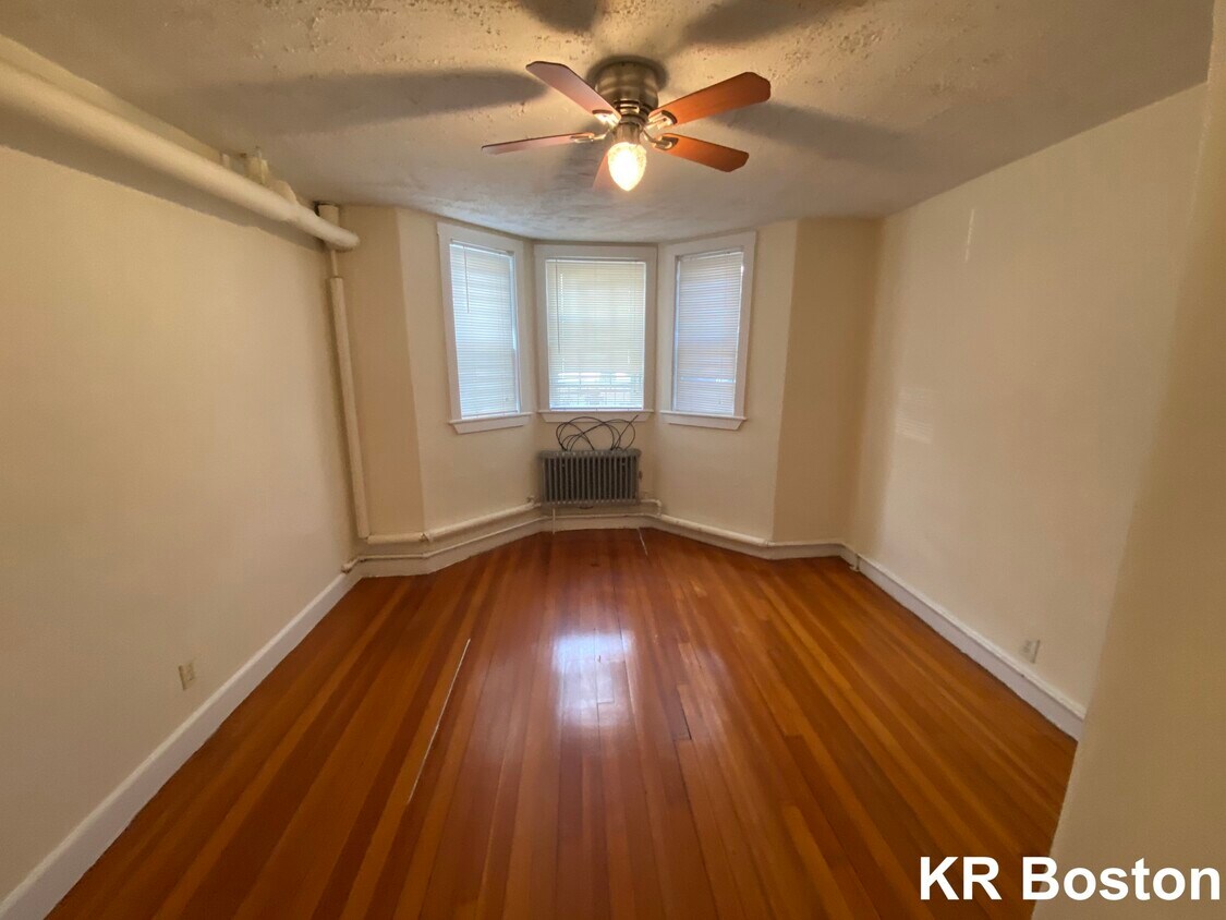 Foto principal - 533 Cambridge St