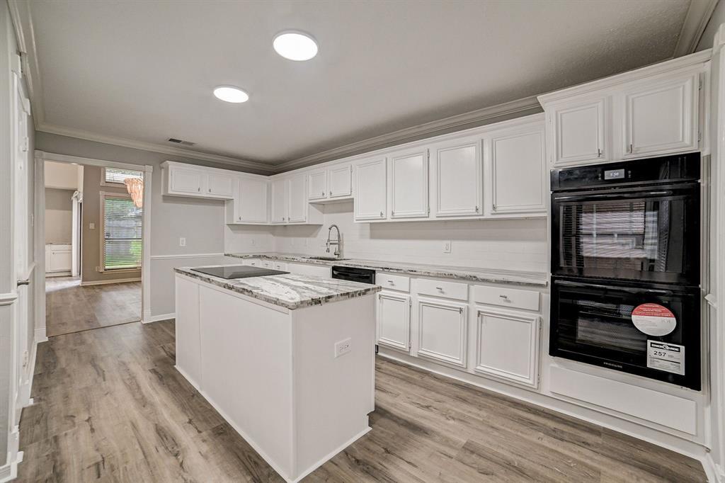 Foto principal - 3310 Meadway Dr
