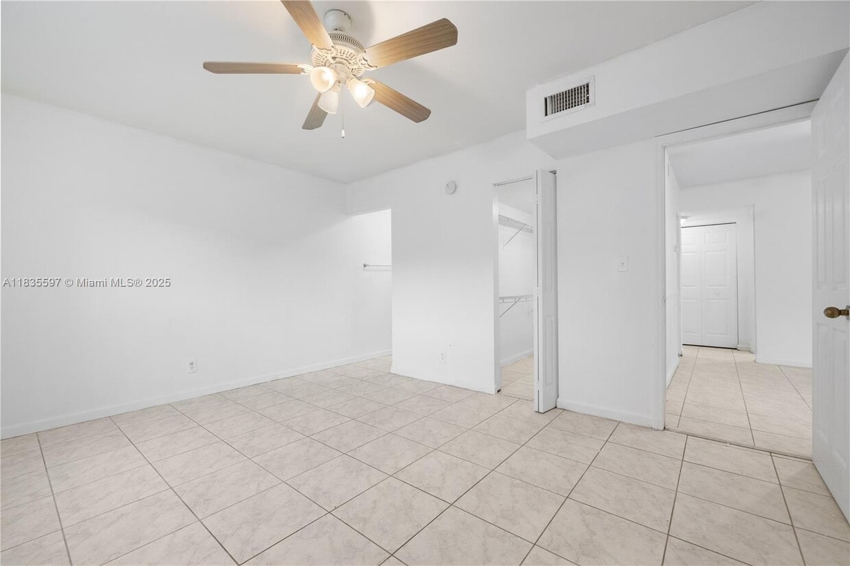 Primary Photo - 2912 NW 55th Ave