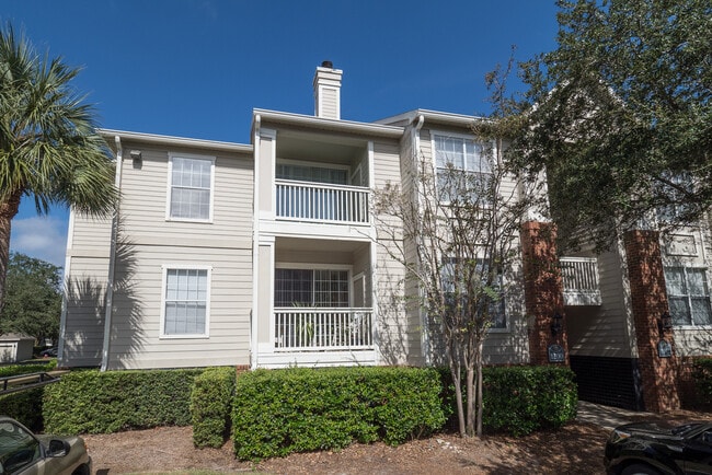 Building Photo - 1600 Long Grove Dr