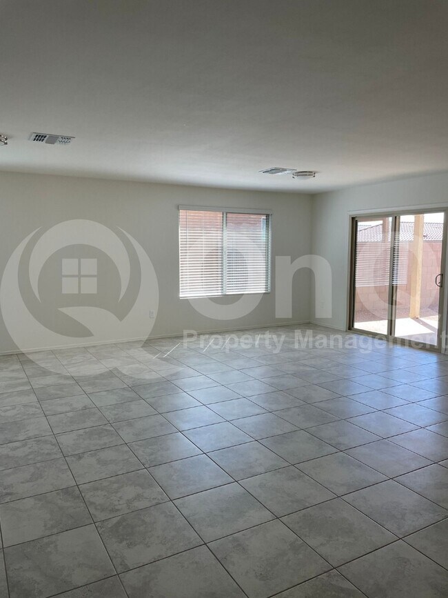 Building Photo - 8807 E Stone Meadow Cir