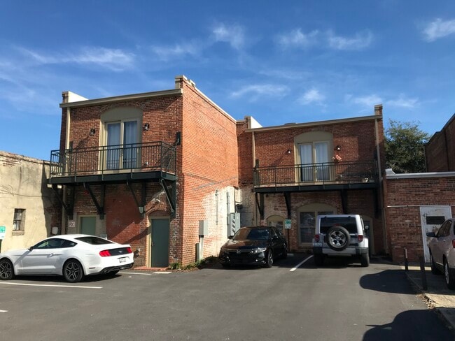 Building Photo - 134 N Main St