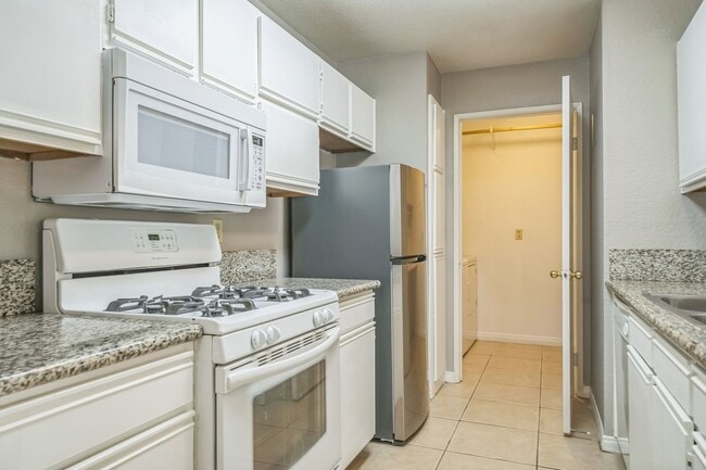 Building Photo - 2200 S Fort Apache Rd