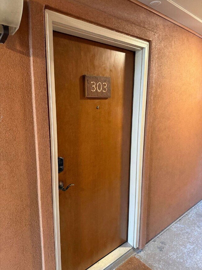 Foto del edificio - Immediate Availability! Wonderful 1 Bed Co...