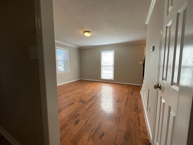 Foto del edificio - Spacious 2 story 3 Bed,  2 bath Home!