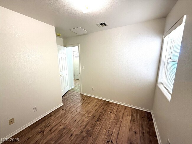 Foto del edificio - 448 Comstock Ave