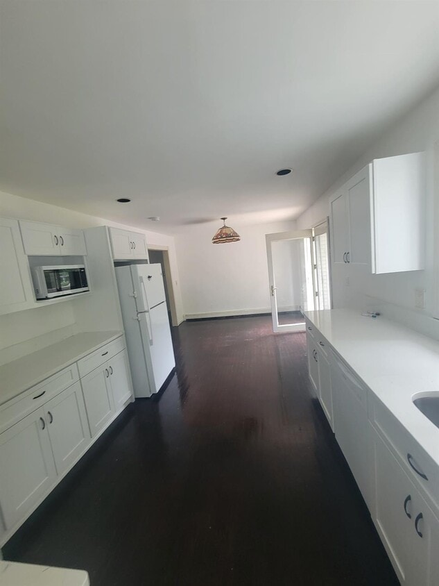 Building Photo - 82 Upton Dr
