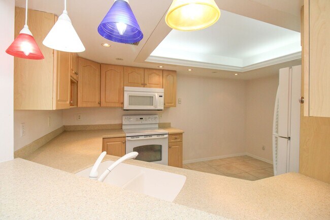 Foto del edificio - ** ANNUAL RENTAL***NORTH NAPLES ** 3/2 BAT...