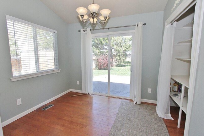Foto del edificio - Clean Single-Level Home in Quiet Neighborhood
