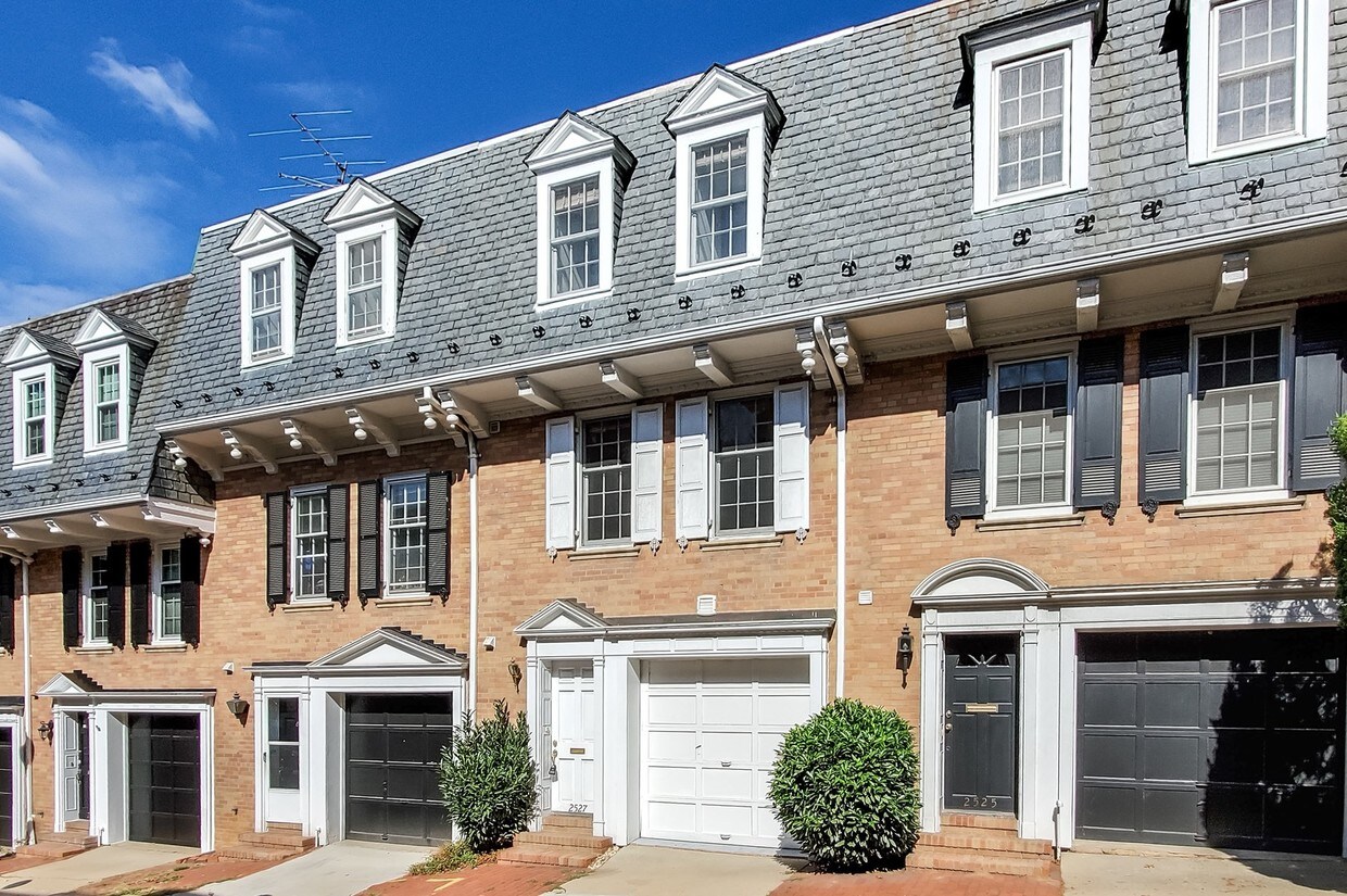 Available Now! Modern Row House in the Heart of Foggy Bottom with 1 Car Garage! - Available Now! Modern Row House in the Heart of Foggy Bottom with 1 Car Garage!
