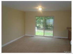 Foto del edificio - 3289 E 11 Mile Rd