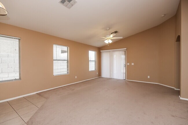 Foto del edificio - 7814 S 72nd Ln