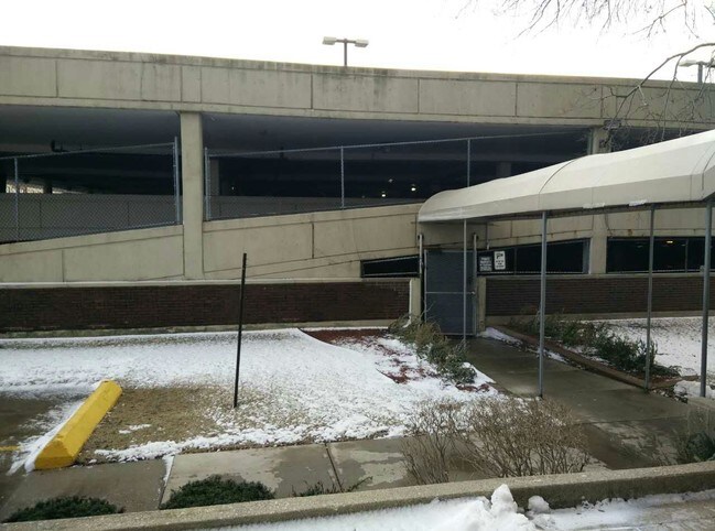 Parking Garage - 2605 S Indiana Ave