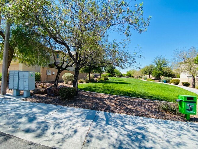 Building Photo - SUMMERLIN 2101SQFT 3 BED 2.5 BATH HOME WITH PARK VIEW FROM THR ROOMS, WALKING DISTANCE TO GIVENS