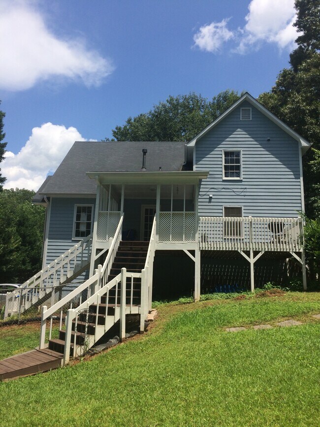 212 Stratford Dr, Douglasville, GA 30134 Condo for Rent in Douglasville, GA