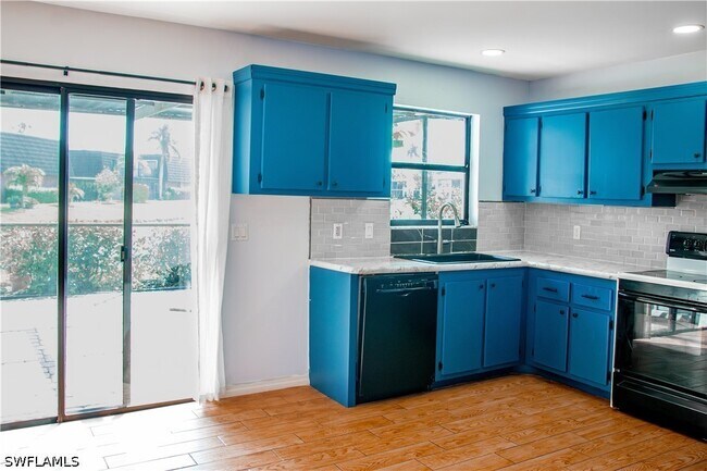 Foto del edificio - 148 Lake Point Ln