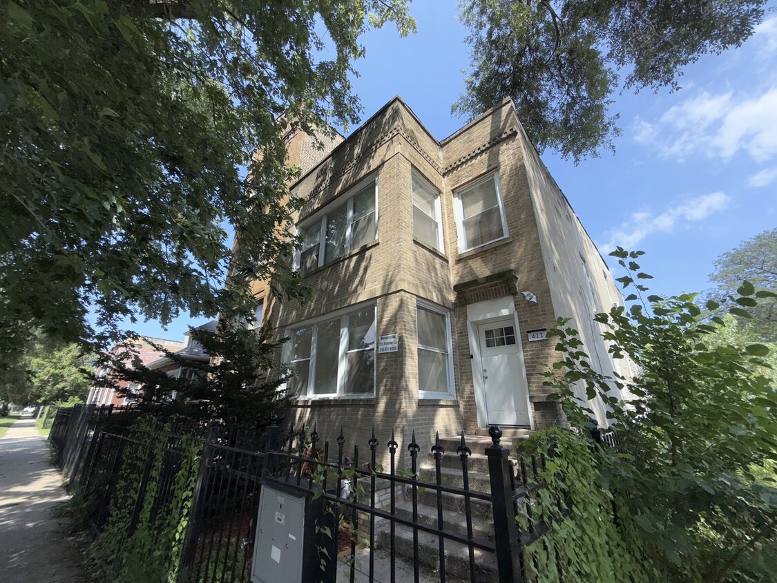 Foto principal - 411 N Hamlin Ave