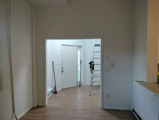 Building Photo - 269 S Johnston Ave