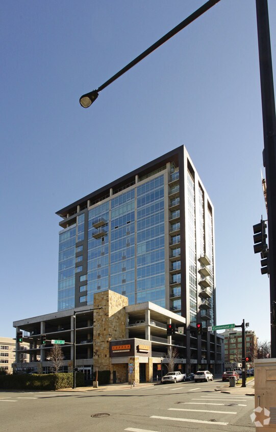 Primary Photo - 300 E 3rd St