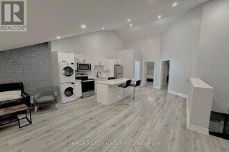 Building Photo - 268 Talbot St