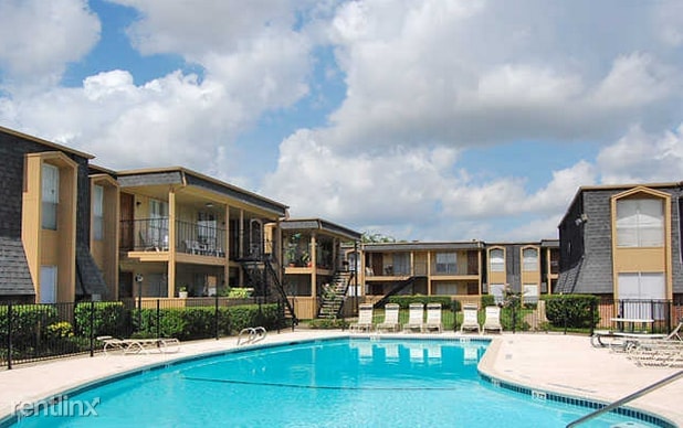 Building Photo - 5353 Pinemont Dr