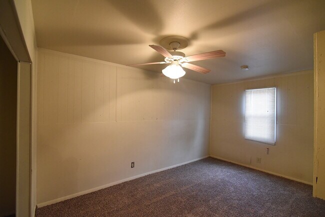 Foto del edificio - Half Off First Full Month's Rent! Rear Home Nestled In Texas Tech and Downtown Metro Area
