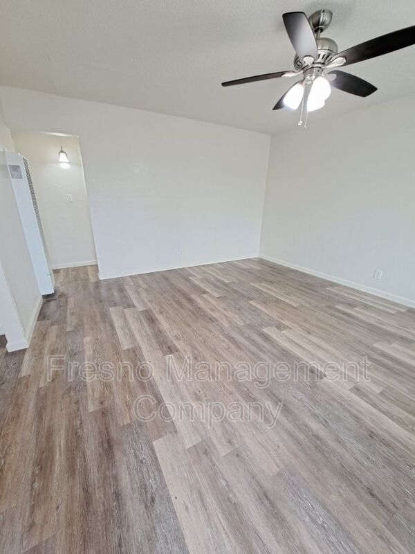 Building Photo - 382 N Glenn Ave