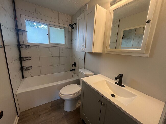 Foto del edificio - Great Split Entry in LaVista