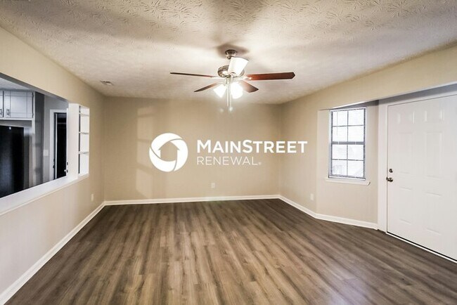 Building Photo - 3 Bedroom Pet-Friendly Home in Jonesboro, GA with Main Street Renewal