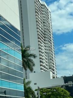 Foto del edificio - 555 NE 15th St