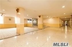 Foto del edificio - 175-45-175-88 88th Ave