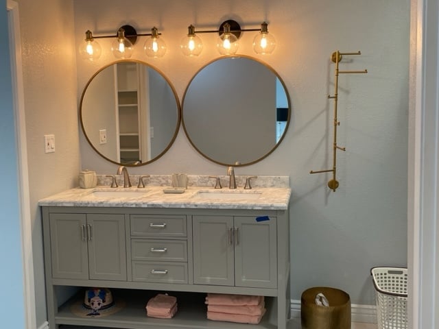 Double vanity in master - 5026 N 83rd St