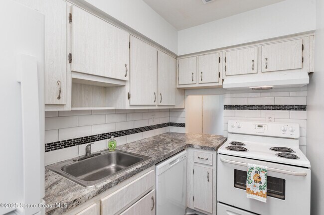 Foto del edificio - 204 Seminole Ave W