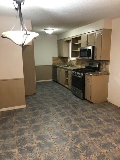 Building Photo - 1701 Sherman Dr