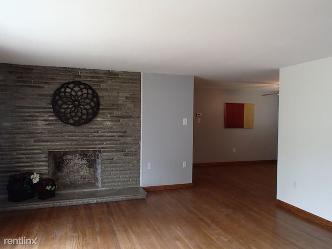 Building Photo - 4 br, 2 bath House - 2369 Trimble Road