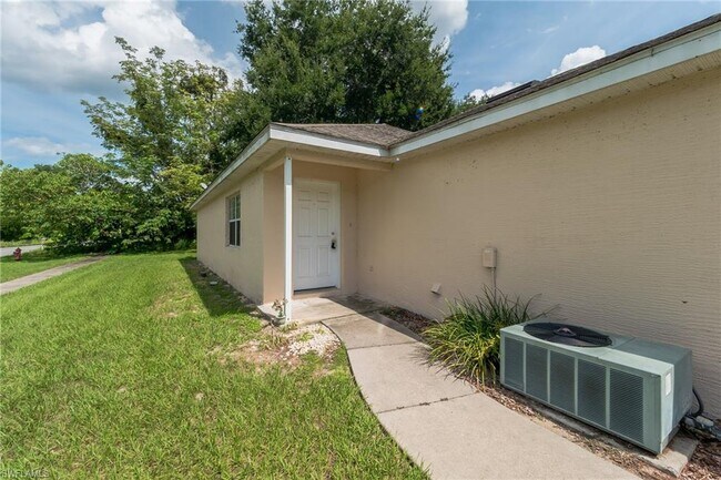 Building Photo - 500 Paulling Dr