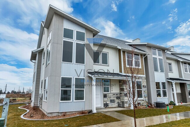 Building Photo - 1098 S High Ridge Dr