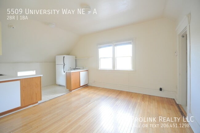 Building Photo - 5509 University Wy NE