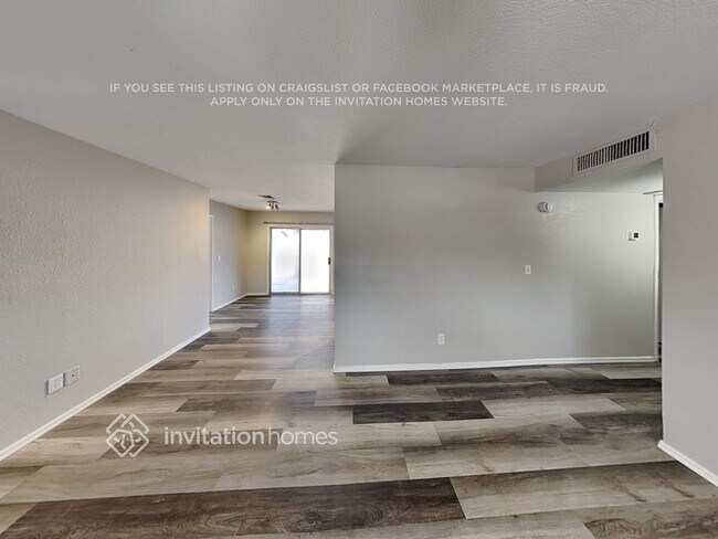 Foto del edificio - 8638 W Lawrence Ln