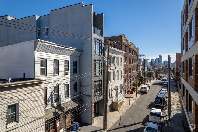 Building Photo - 60-62 Newkirk St