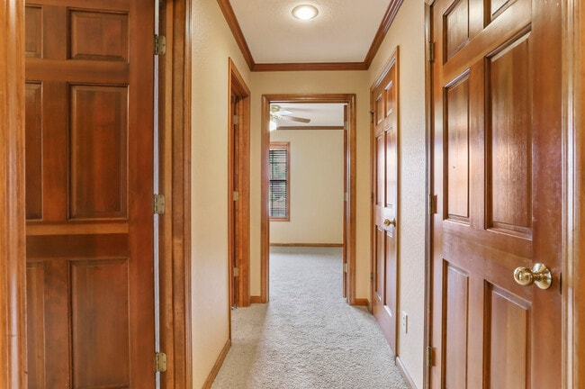 Building Photo - 2323 Eilers Ln