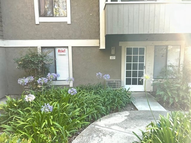Building Photo - 189 Streamwood