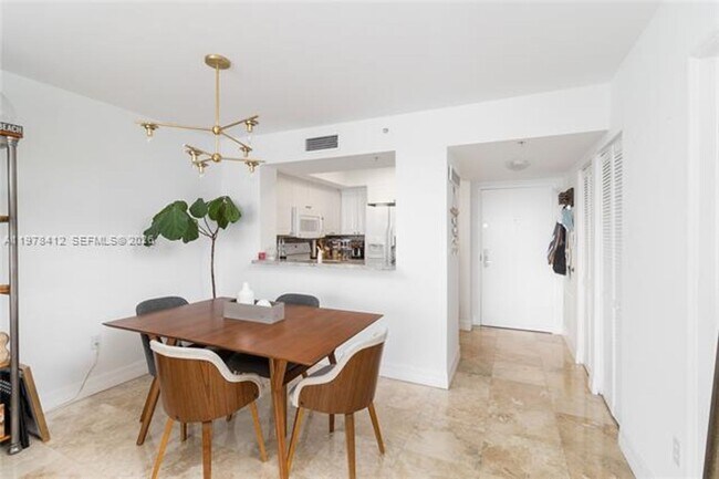 Foto del edificio - 1800 Sunset Harbour Dr
