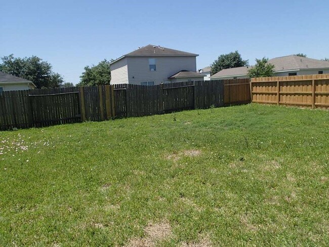 Foto del edificio - 6906 Lost Timber Ln
