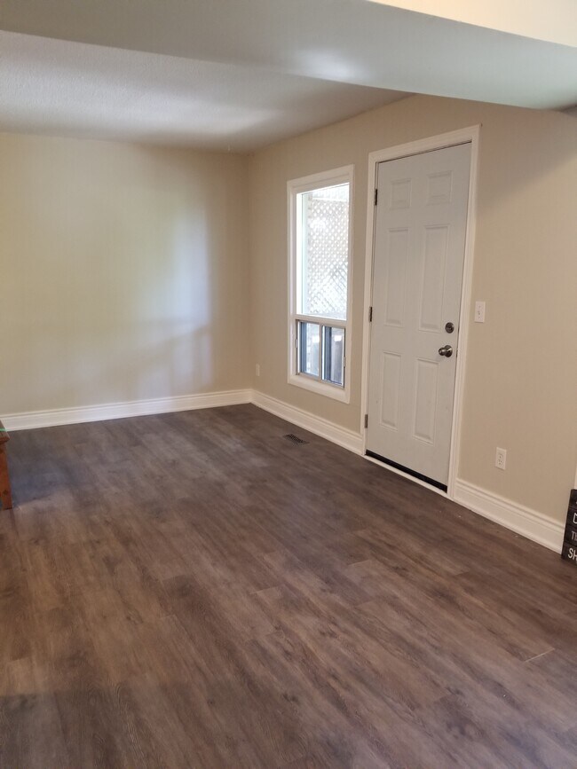 Building Photo - Very large unit